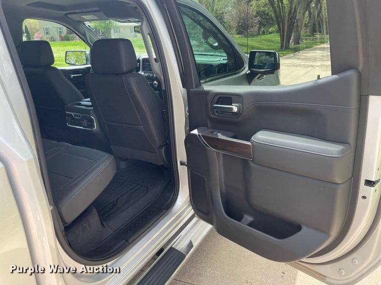 image for item MS9652 2019 GMC Sierra 1500  Crew Cab pickup truck