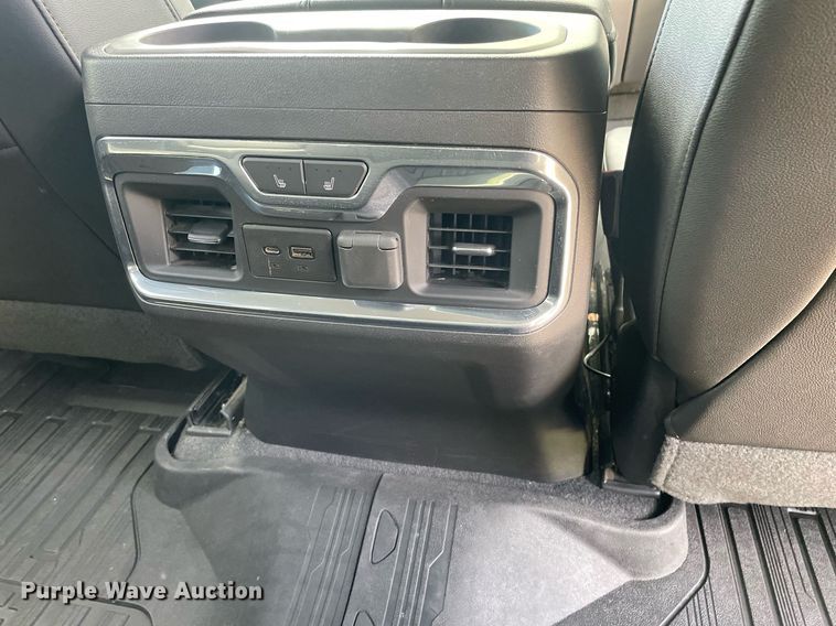 image for item MS9652 2019 GMC Sierra 1500  Crew Cab pickup truck