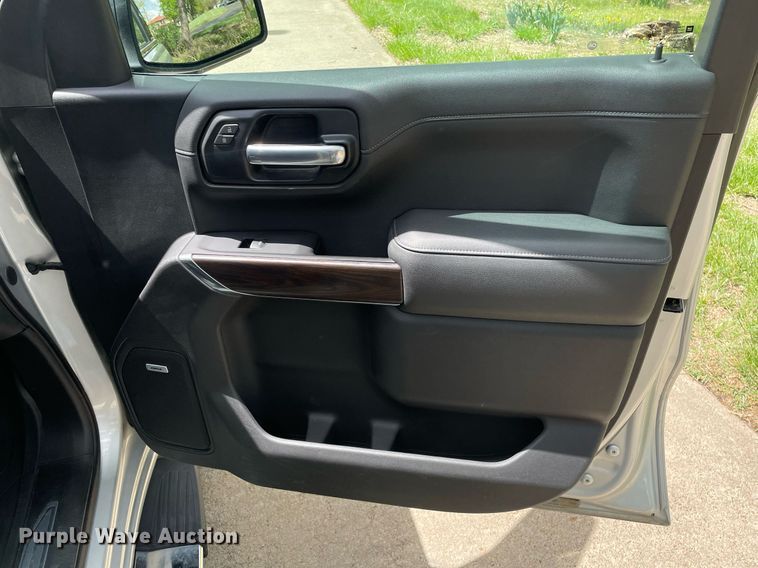 image for item MS9652 2019 GMC Sierra 1500  Crew Cab pickup truck