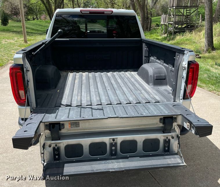 image for item MS9652 2019 GMC Sierra 1500  Crew Cab pickup truck