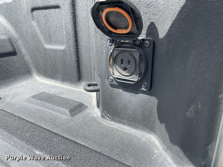 image for item MS9652 2019 GMC Sierra 1500  Crew Cab pickup truck