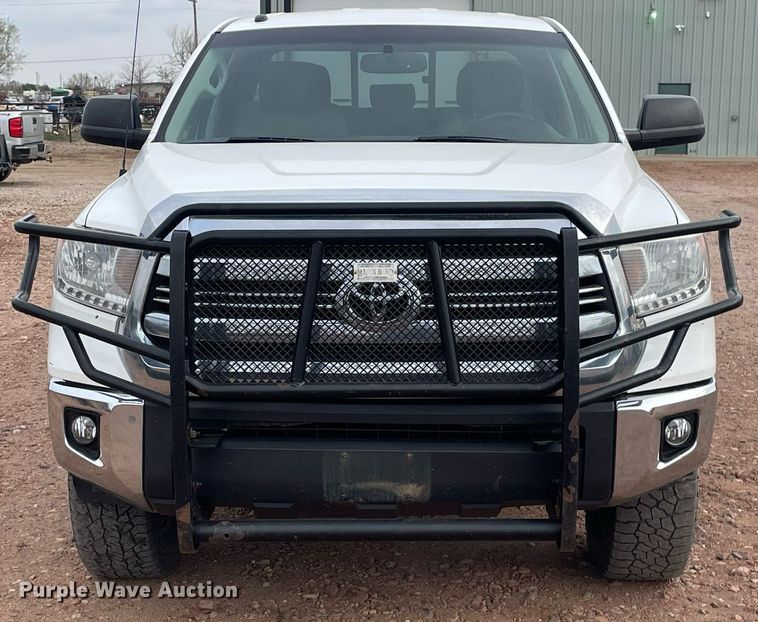 image for item MS9661 2016 Toyota Tundra  Double Cab pickup truck