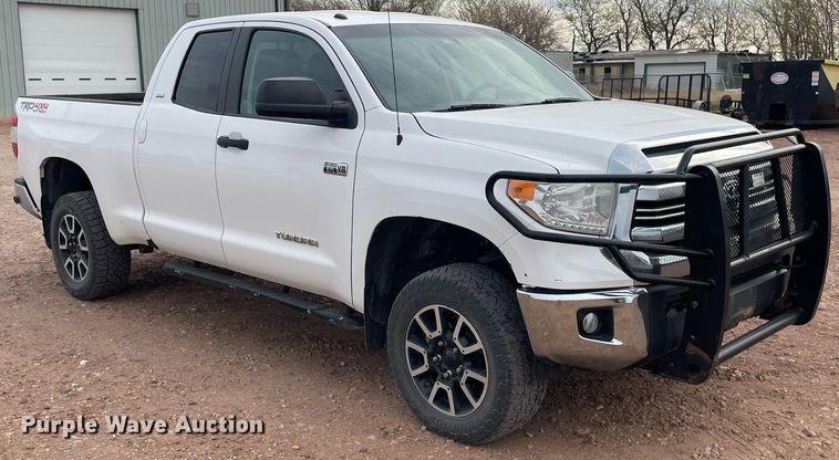 image for item MS9661 2016 Toyota Tundra  Double Cab pickup truck