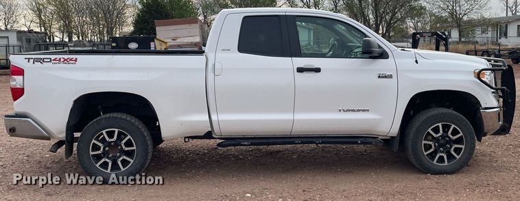 image for item MS9661 2016 Toyota Tundra  Double Cab pickup truck