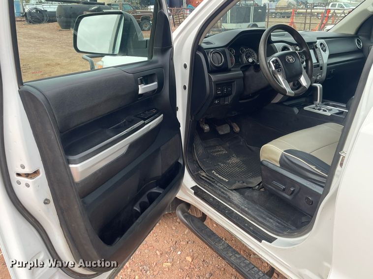 image for item MS9661 2016 Toyota Tundra  Double Cab pickup truck