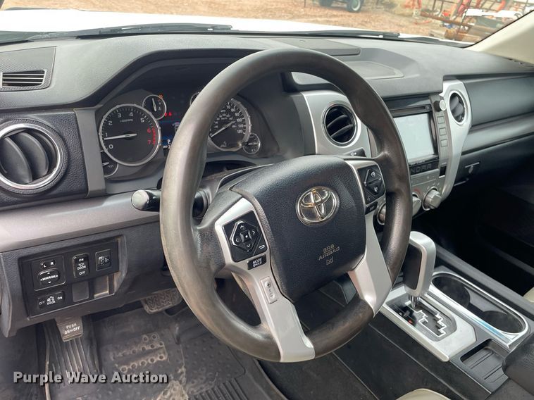 image for item MS9661 2016 Toyota Tundra  Double Cab pickup truck