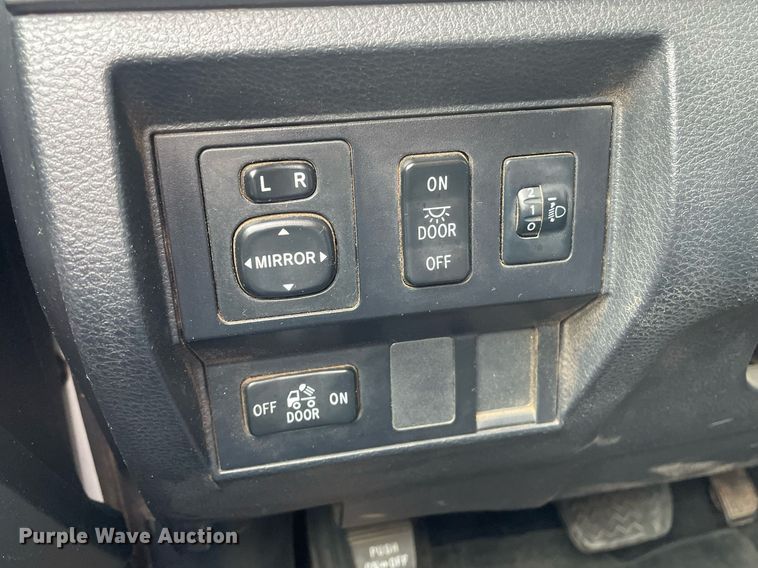 image for item MS9661 2016 Toyota Tundra  Double Cab pickup truck