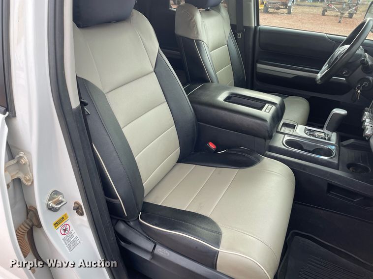 image for item MS9661 2016 Toyota Tundra  Double Cab pickup truck