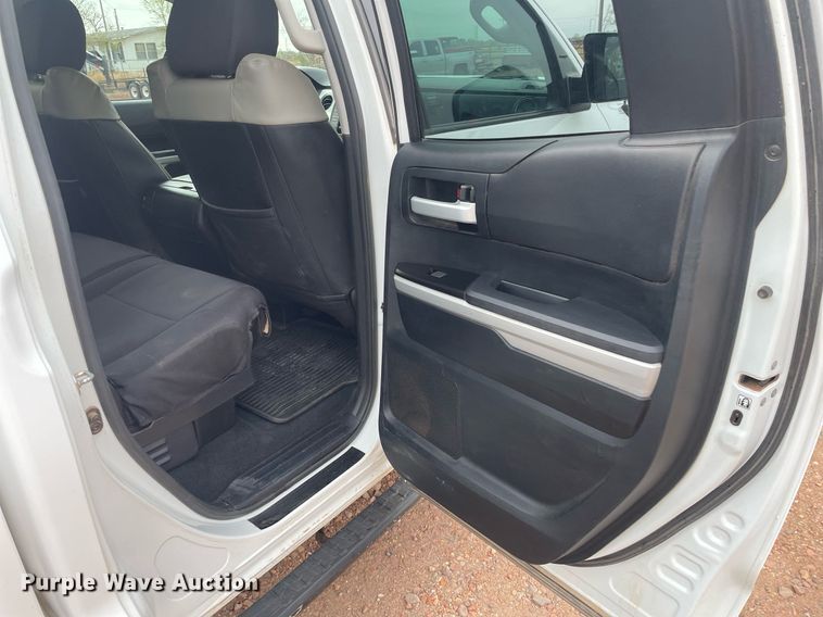 image for item MS9661 2016 Toyota Tundra  Double Cab pickup truck