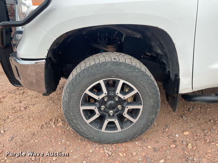 image for item MS9661 2016 Toyota Tundra  Double Cab pickup truck