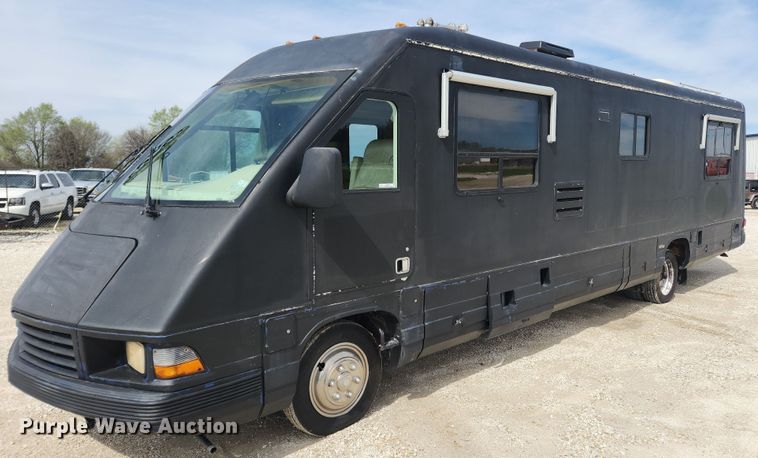 image for item MW9654 1995 Oshkosh XC/RV  RV