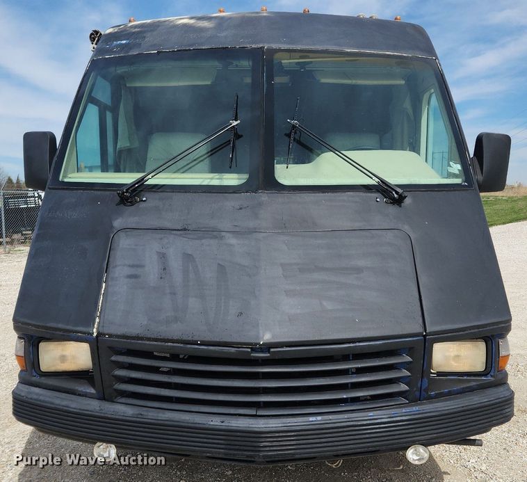 image for item MW9654 1995 Oshkosh XC/RV  RV