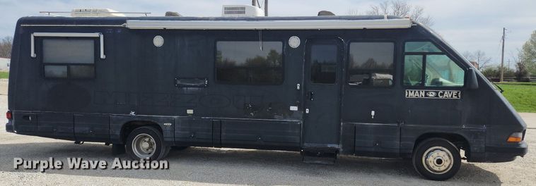 image for item MW9654 1995 Oshkosh XC/RV  RV