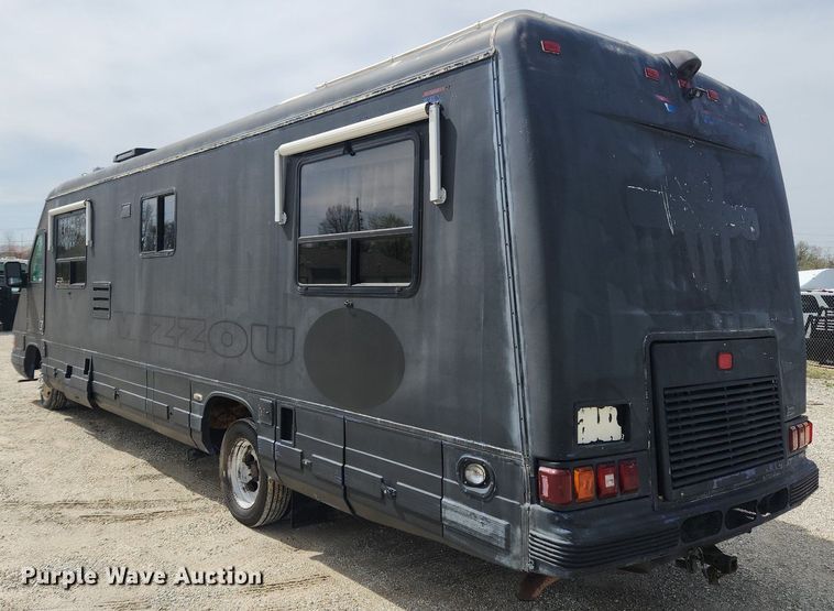 image for item MW9654 1995 Oshkosh XC/RV  RV