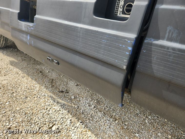 image for item MW9654 1995 Oshkosh XC/RV  RV