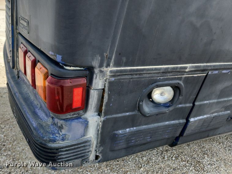 image for item MW9654 1995 Oshkosh XC/RV  RV