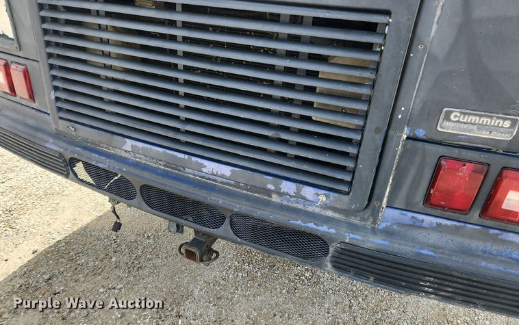 image for item MW9654 1995 Oshkosh XC/RV  RV