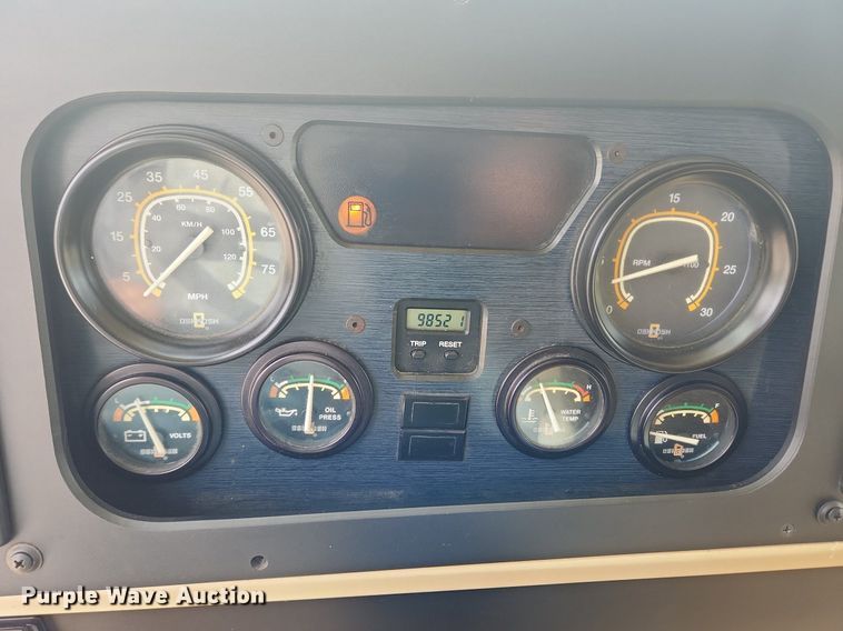 image for item MW9654 1995 Oshkosh XC/RV  RV