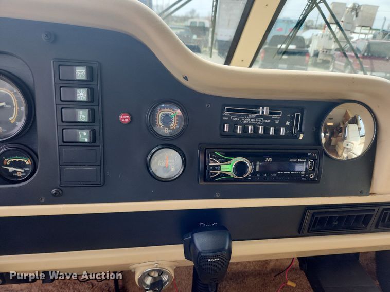 image for item MW9654 1995 Oshkosh XC/RV  RV