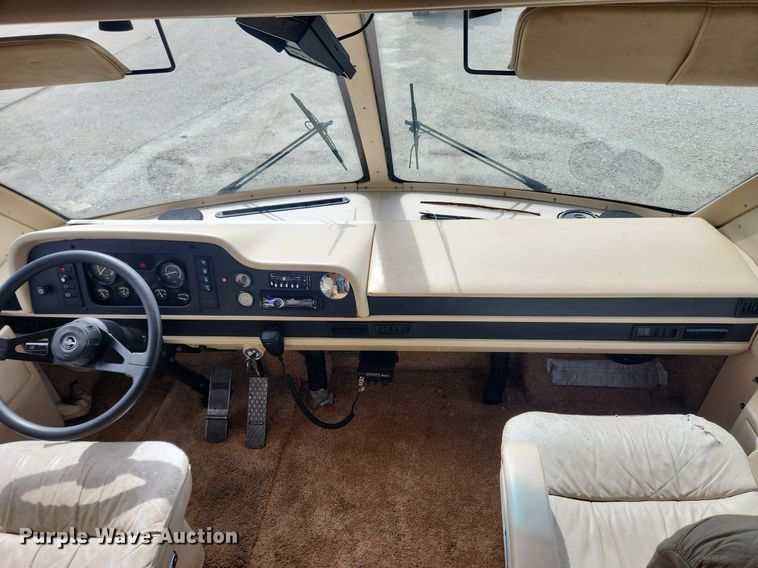 image for item MW9654 1995 Oshkosh XC/RV  RV