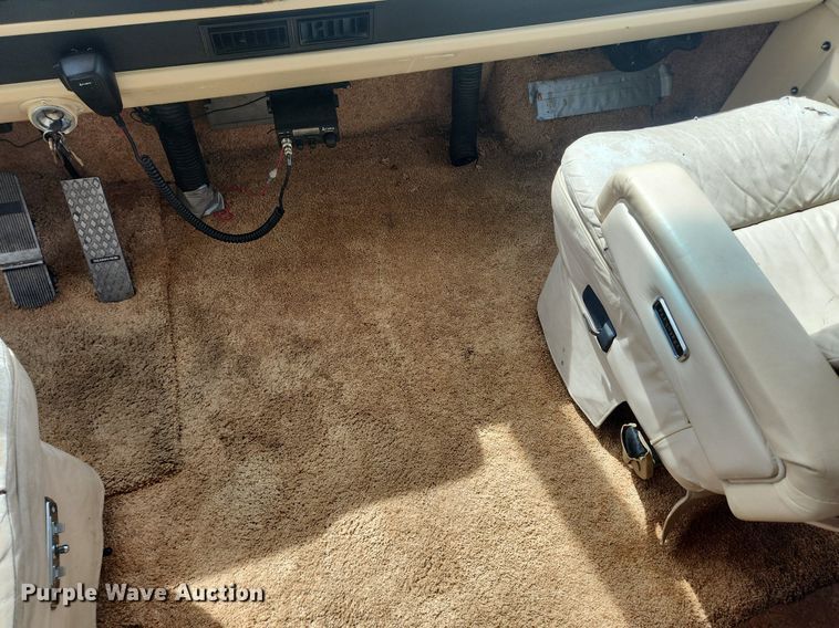 image for item MW9654 1995 Oshkosh XC/RV  RV