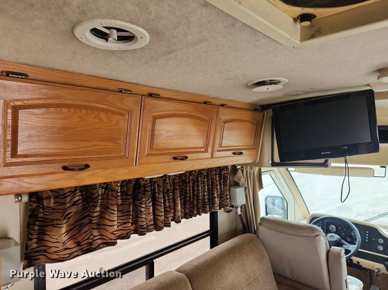 image for item MW9654 1995 Oshkosh XC/RV  RV