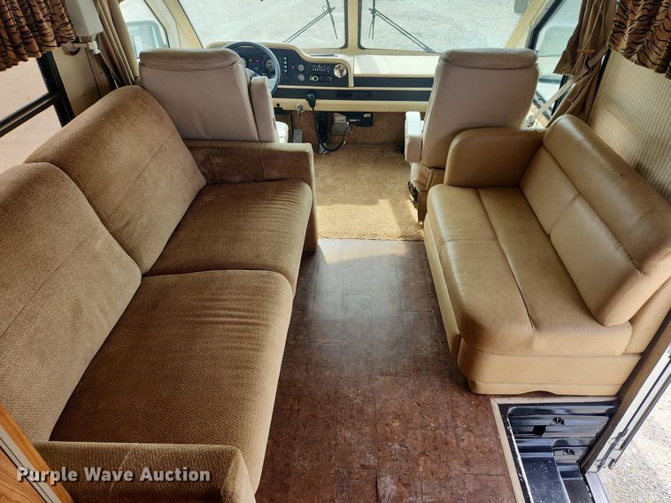 image for item MW9654 1995 Oshkosh XC/RV  RV