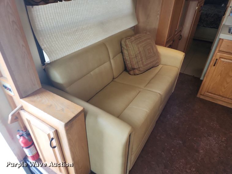 image for item MW9654 1995 Oshkosh XC/RV  RV