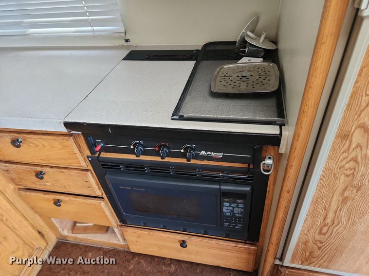 image for item MW9654 1995 Oshkosh XC/RV  RV