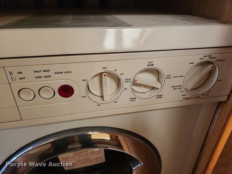 image for item MW9654 1995 Oshkosh XC/RV  RV