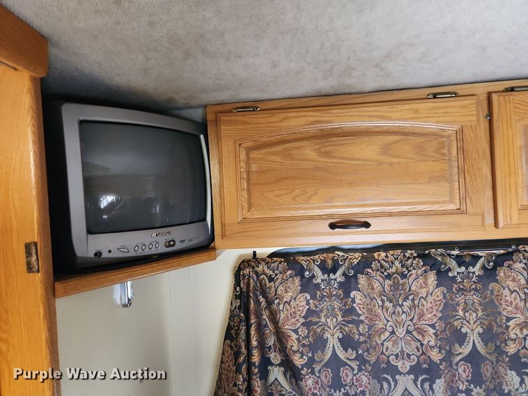 image for item MW9654 1995 Oshkosh XC/RV  RV