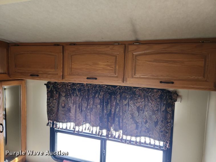 image for item MW9654 1995 Oshkosh XC/RV  RV