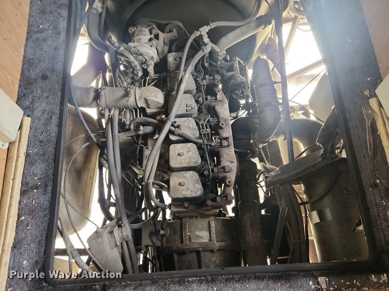 image for item MW9654 1995 Oshkosh XC/RV  RV