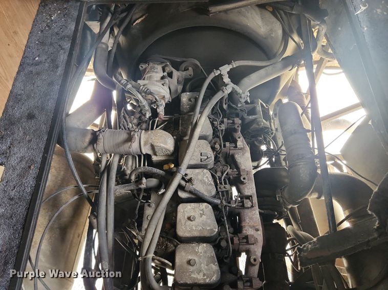 image for item MW9654 1995 Oshkosh XC/RV  RV