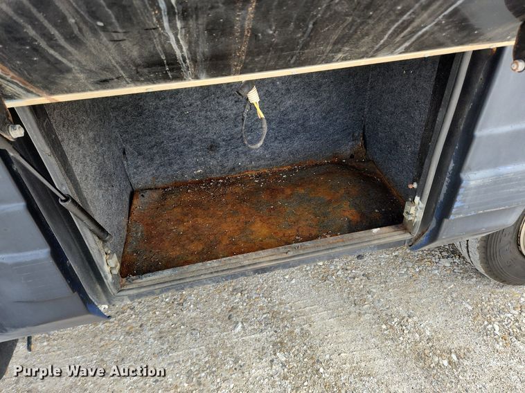 image for item MW9654 1995 Oshkosh XC/RV  RV