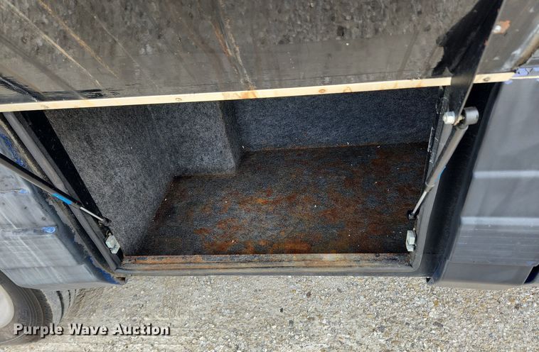 image for item MW9654 1995 Oshkosh XC/RV  RV