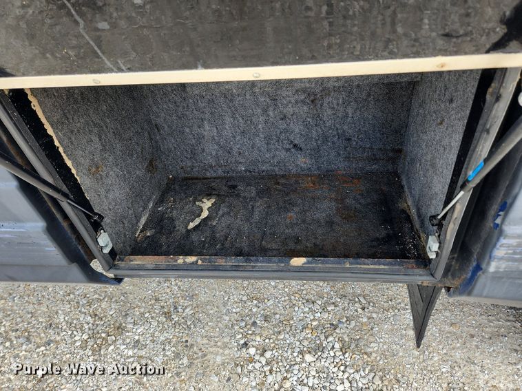 image for item MW9654 1995 Oshkosh XC/RV  RV