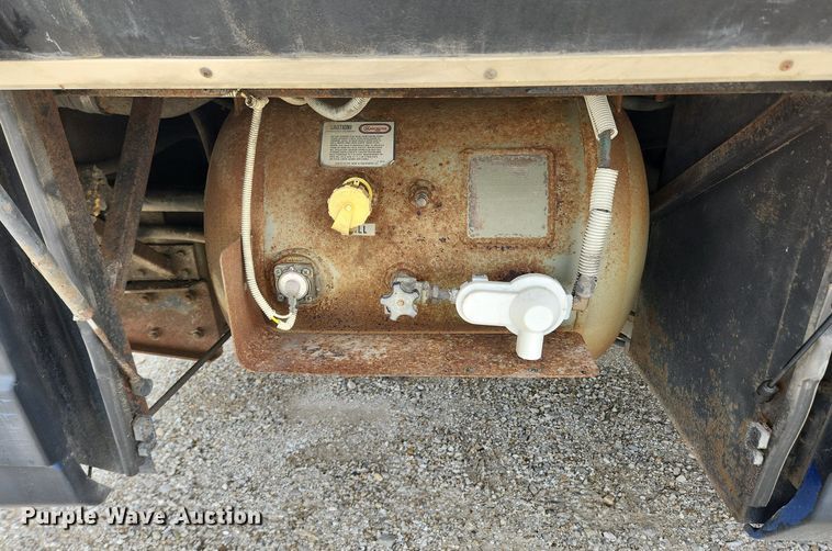 image for item MW9654 1995 Oshkosh XC/RV  RV