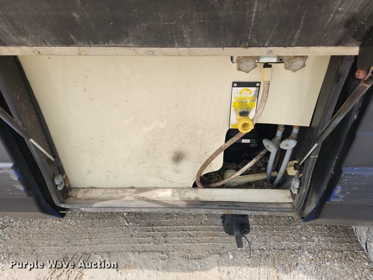 image for item MW9654 1995 Oshkosh XC/RV  RV