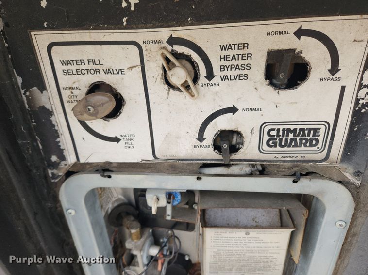 image for item MW9654 1995 Oshkosh XC/RV  RV