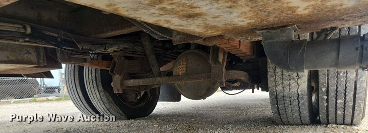 image for item MW9654 1995 Oshkosh XC/RV  RV