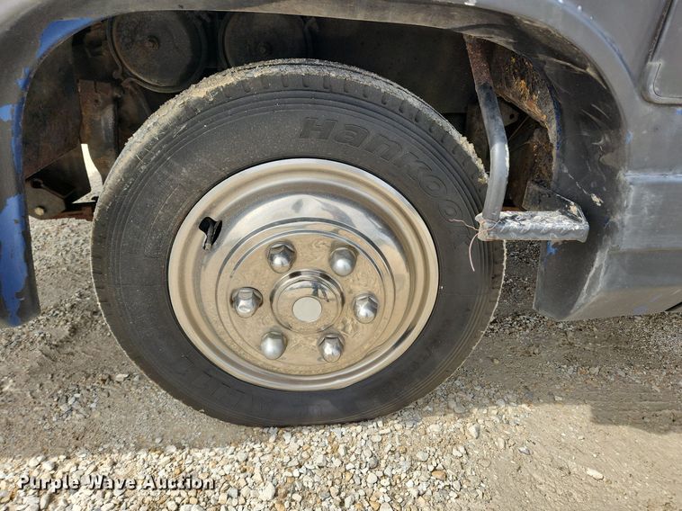 image for item MW9654 1995 Oshkosh XC/RV  RV