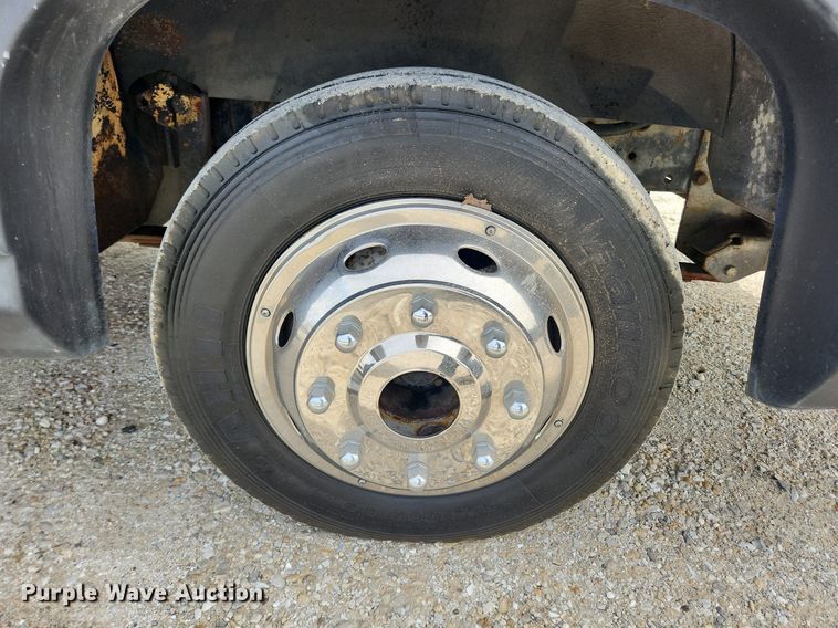 image for item MW9654 1995 Oshkosh XC/RV  RV