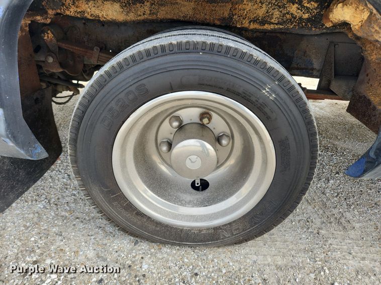 image for item MW9654 1995 Oshkosh XC/RV  RV