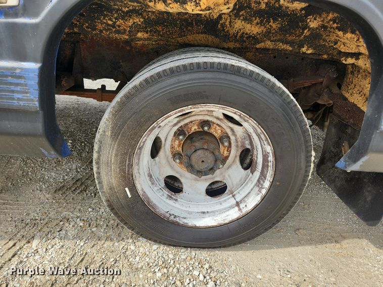 image for item MW9654 1995 Oshkosh XC/RV  RV