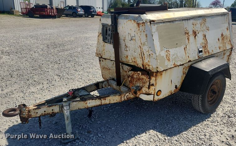 image for item MW9691 1999 Ingersoll Rand P185WJD  air compressor
