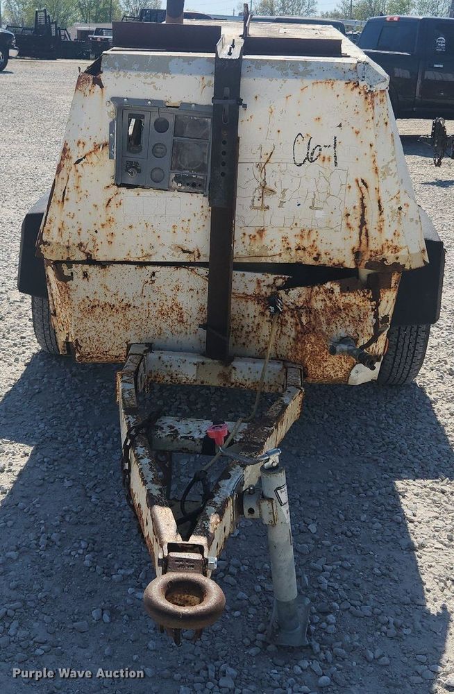 image for item MW9691 1999 Ingersoll Rand P185WJD  air compressor