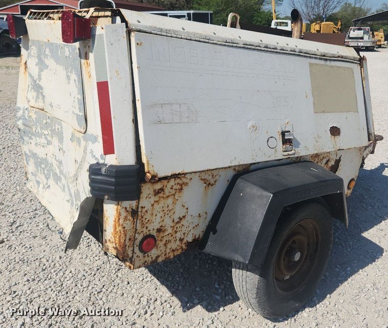 image for item MW9691 1999 Ingersoll Rand P185WJD  air compressor
