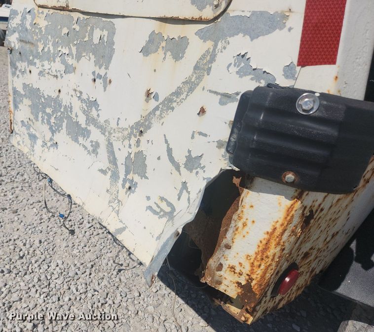 image for item MW9691 1999 Ingersoll Rand P185WJD  air compressor