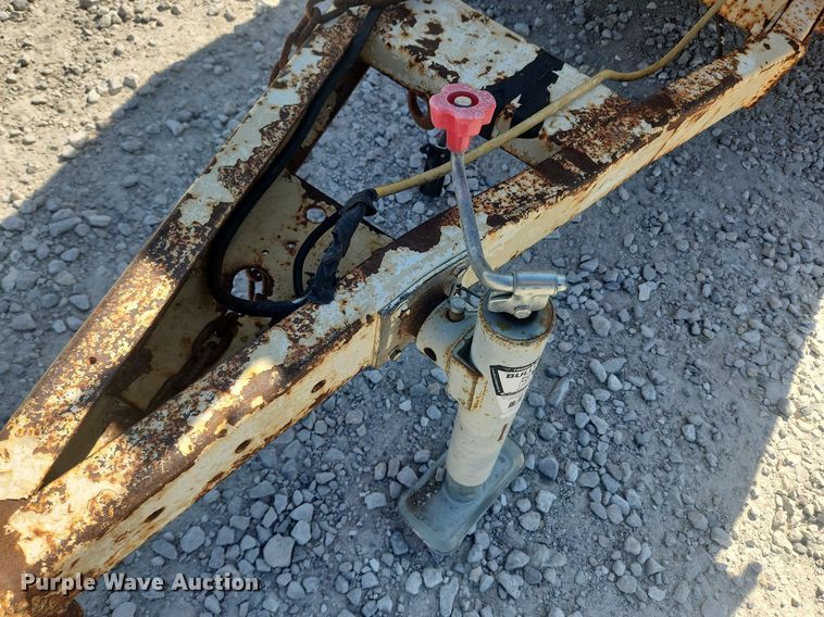 image for item MW9691 1999 Ingersoll Rand P185WJD  air compressor